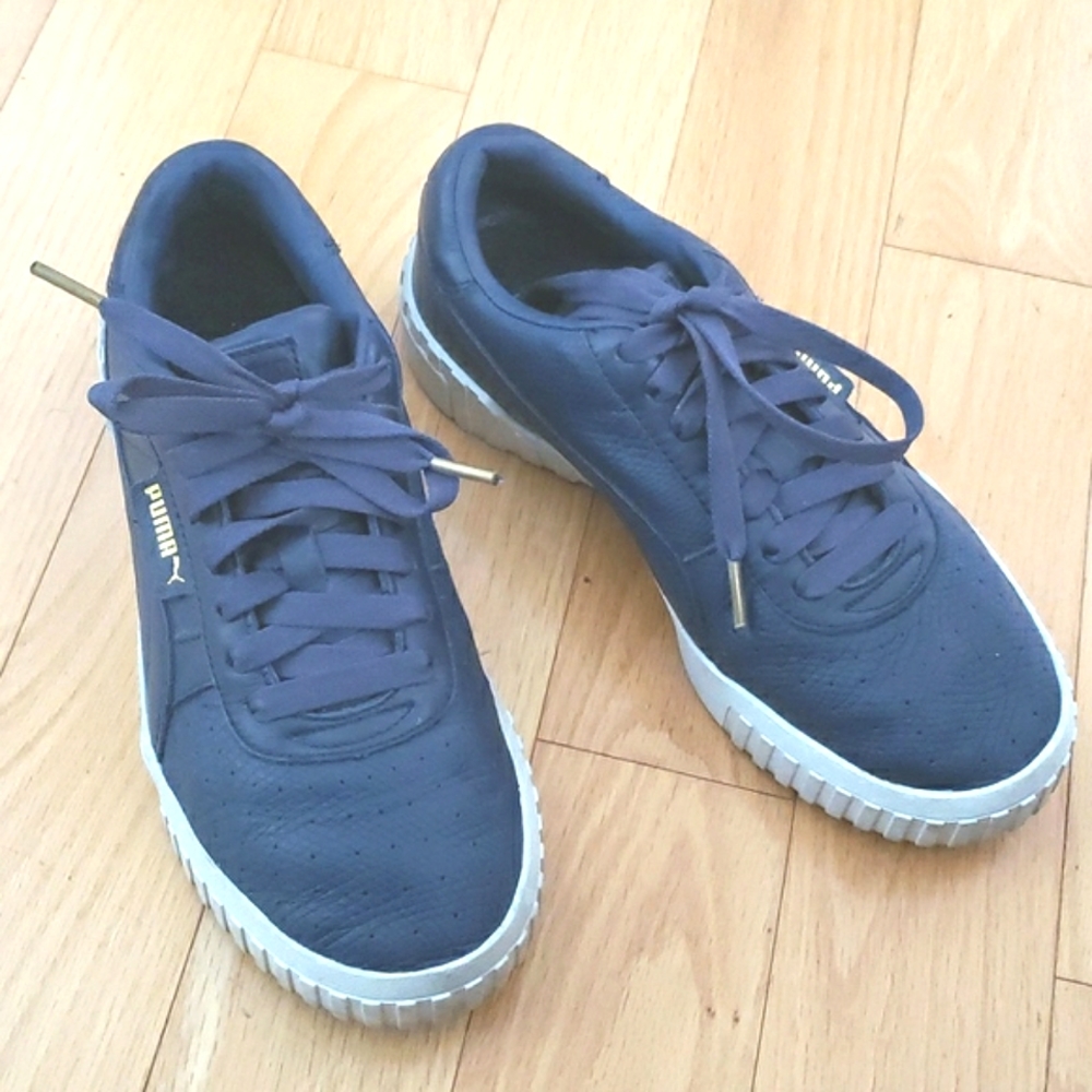 Puma Cali Emboss Low-Top Leather Sneakers in Navy Size 9.5 - Picture 9 of 10